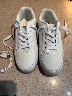 Classic White Women's Lace-Up light up shoes